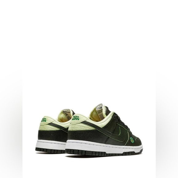 Nike Dunk Low "Avocado" sneakers size 6 (W) - Picture 3 of 3